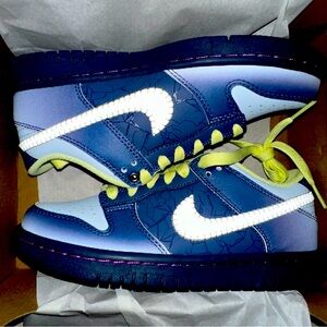 NIKE DUNK LOW HALLOWEEN I AM FEARLESS SZ 4Y BRAND NEW IN BOX